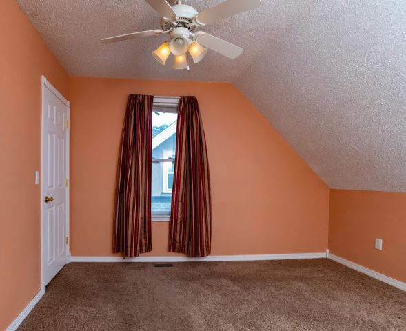 864 Lawson Avenue E, Saint Paul, MN 55106