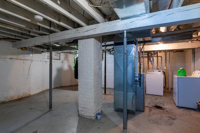 864 Lawson Avenue E, Saint Paul, MN 55106