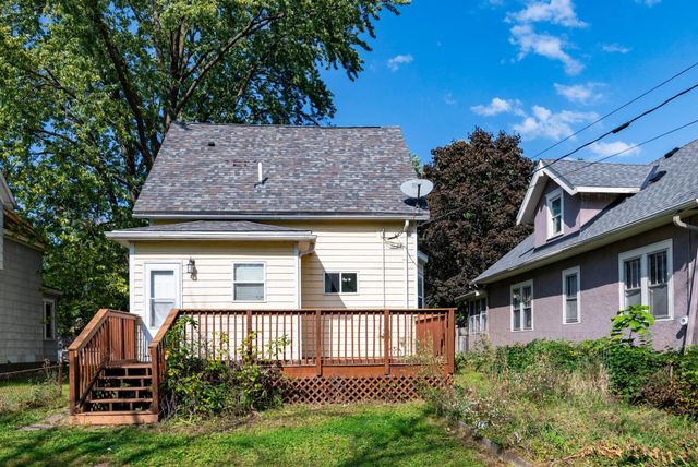 864 Lawson Avenue E, Saint Paul, MN 55106