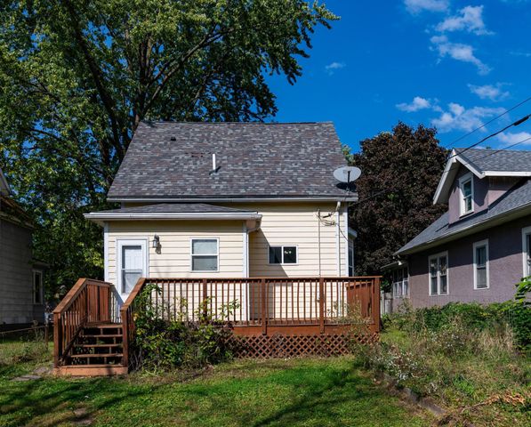 864 Lawson Avenue E, Saint Paul, MN 55106