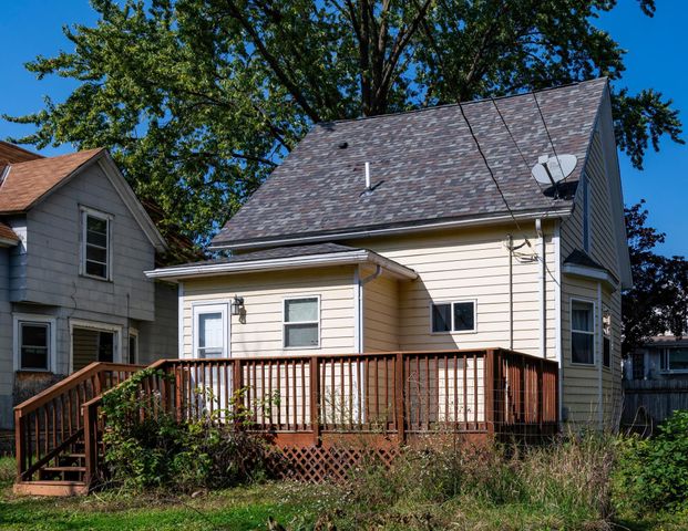 864 Lawson Avenue E, Saint Paul, MN 55106