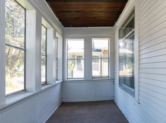 864 Lawson Avenue E, Saint Paul, MN 55106