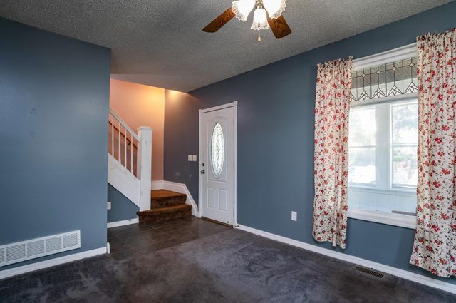 864 Lawson Avenue E, Saint Paul, MN 55106