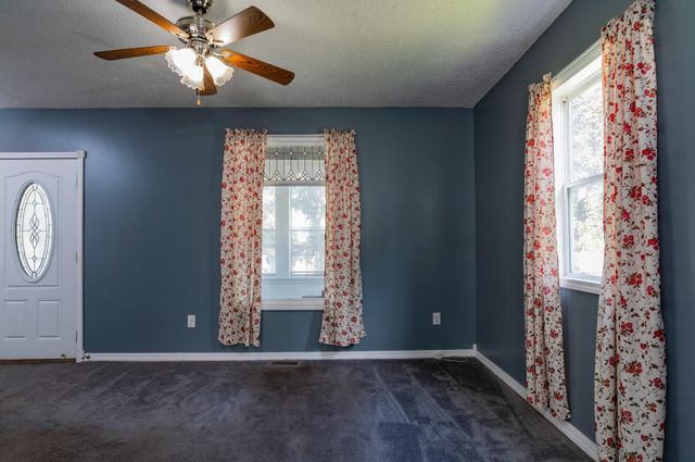 864 Lawson Avenue E, Saint Paul, MN 55106