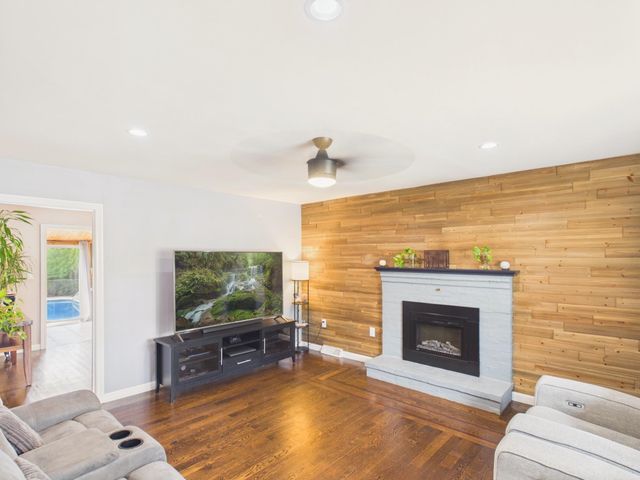 350 Lake Street, Nashua, NH 03060