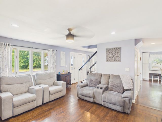 350 Lake Street, Nashua, NH 03060