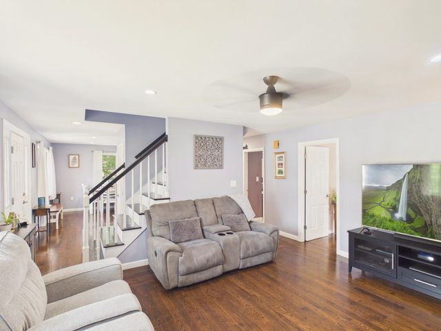 350 Lake Street, Nashua, NH 03060