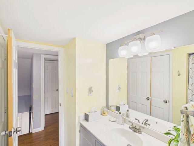 350 Lake Street, Nashua, NH 03060
