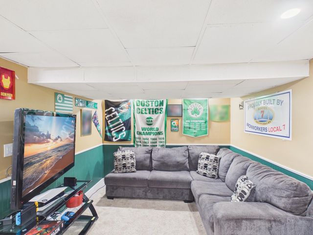 350 Lake Street, Nashua, NH 03060