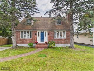 350 Lake Street, Nashua, NH 03060