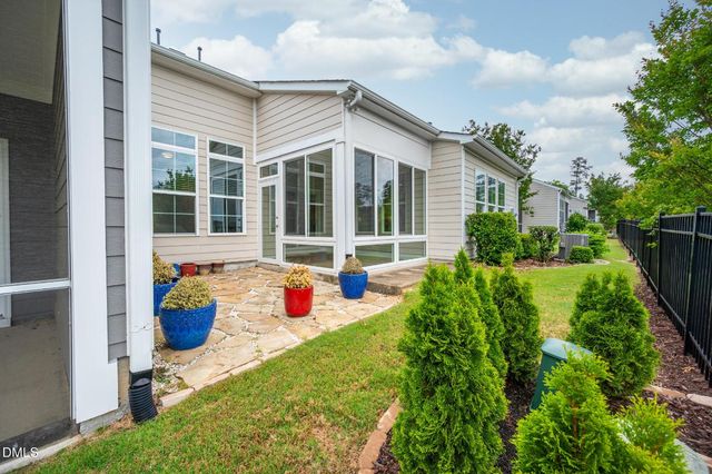 942 River Bark Place, Cary, NC 27519