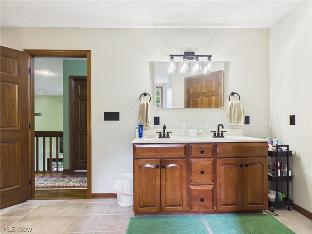 201 Addison Drive, Parkersburg, WV 26104