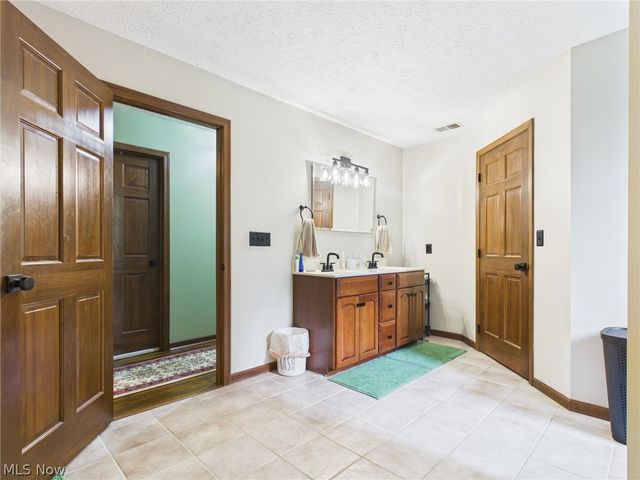 201 Addison Drive, Parkersburg, WV 26104