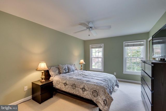 1816 MIDLOTHIAN CT, Vienna, VA 22182