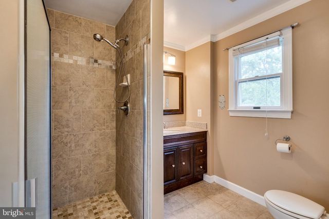 1816 MIDLOTHIAN CT, Vienna, VA 22182