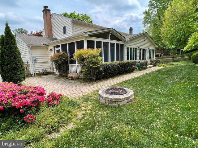 1816 MIDLOTHIAN CT, Vienna, VA 22182