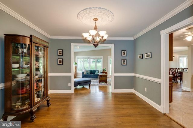 1816 MIDLOTHIAN CT, Vienna, VA 22182