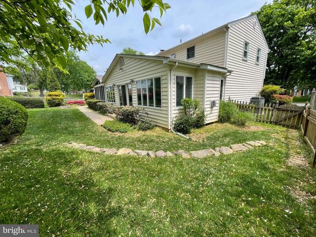 1816 MIDLOTHIAN CT, Vienna, VA 22182