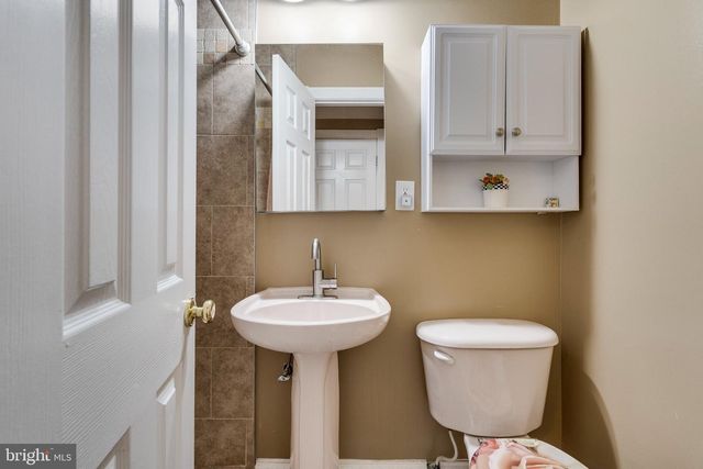 1816 MIDLOTHIAN CT, Vienna, VA 22182
