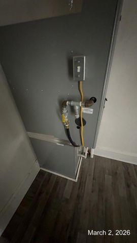 E 305 Chestnut ST, Covington, VA 24426