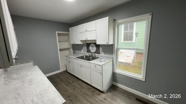 E 305 Chestnut ST, Covington, VA 24426