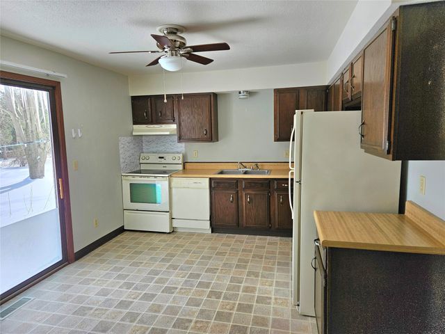 4551 W LAKE Road, Erie, PA 16505