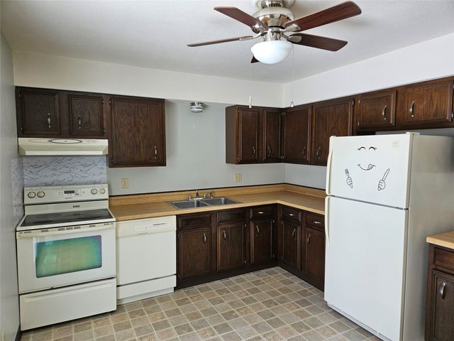 4551 W LAKE Road, Erie, PA 16505