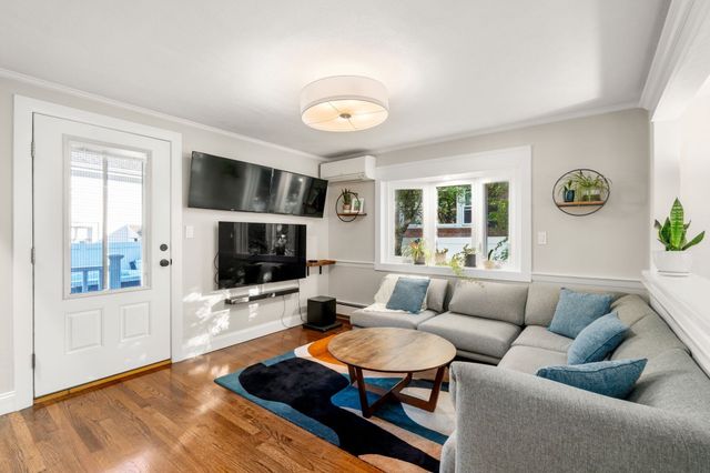 20 Albert St, Waltham, MA 02453