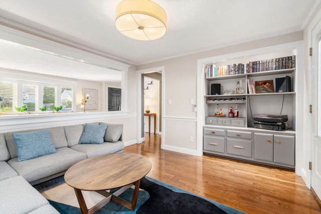 20 Albert St, Waltham, MA 02453
