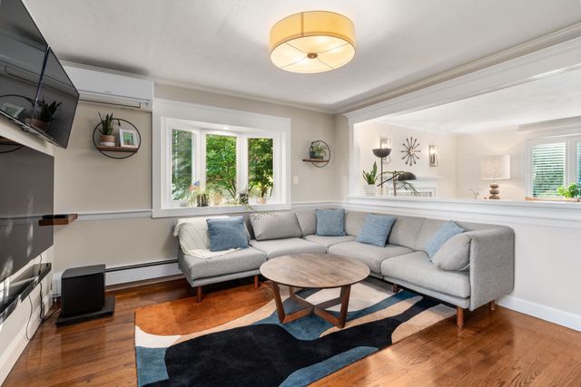 20 Albert St, Waltham, MA 02453