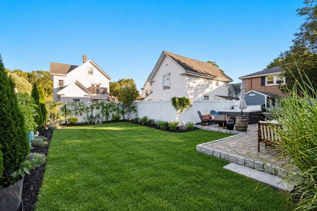 20 Albert St, Waltham, MA 02453