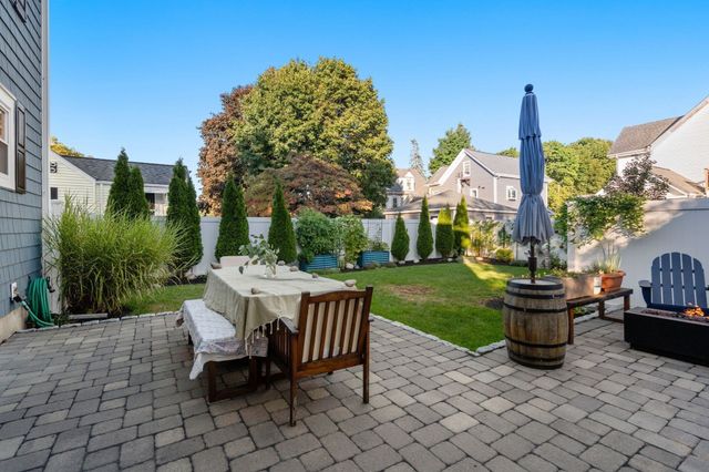 20 Albert St, Waltham, MA 02453