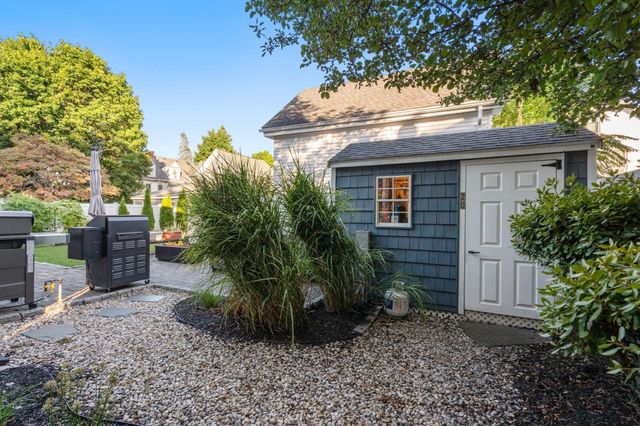 20 Albert St, Waltham, MA 02453