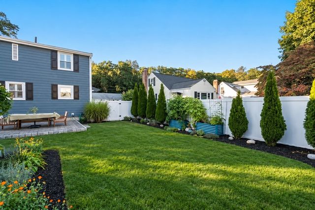 20 Albert St, Waltham, MA 02453