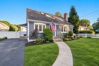 20 Albert St, Waltham, MA 02453