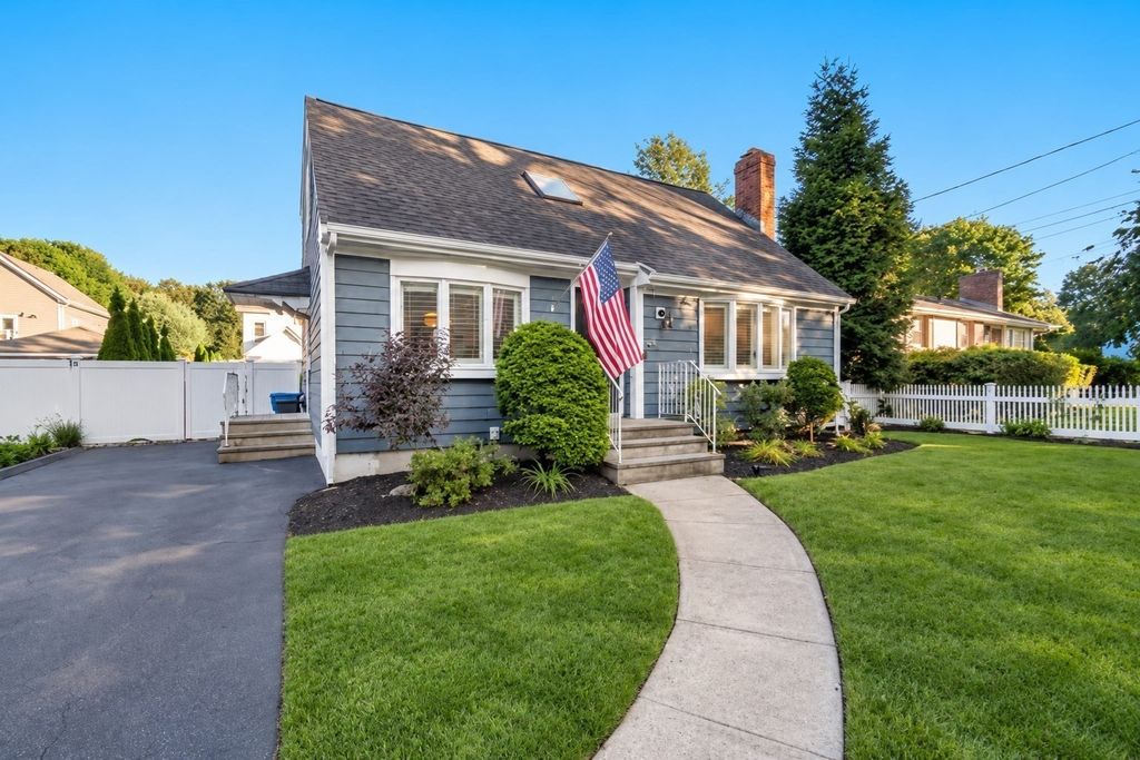 20 Albert St, Waltham, MA 02453