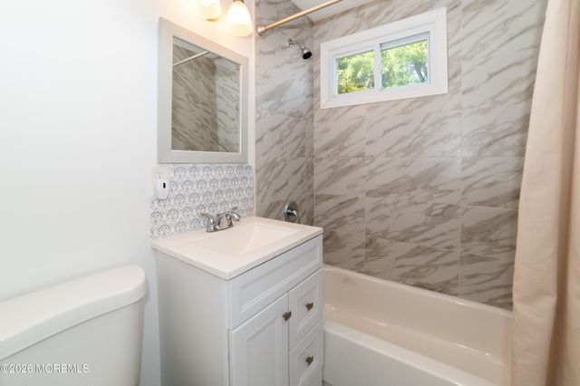 91 Compton Avenue, Hazlet, NJ 07734