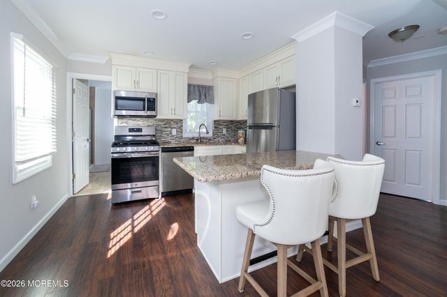 91 Compton Avenue, Hazlet, NJ 07734