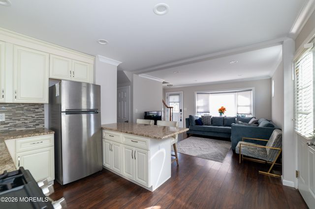 91 Compton Avenue, Hazlet, NJ 07734