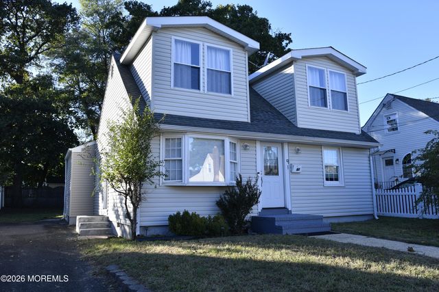 91 Compton Avenue, Hazlet, NJ 07734