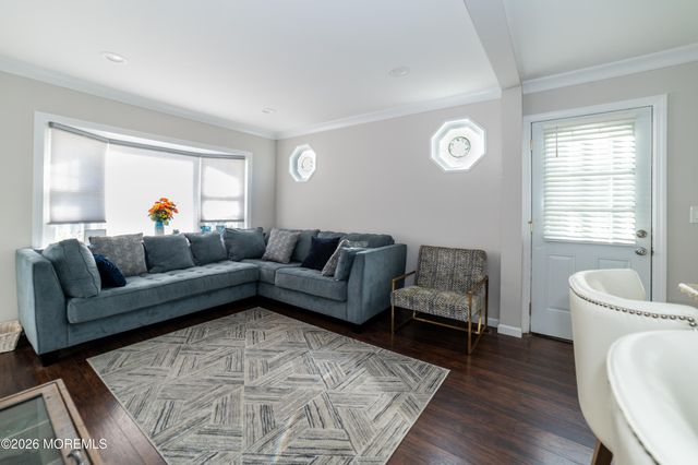 91 Compton Avenue, Hazlet, NJ 07734