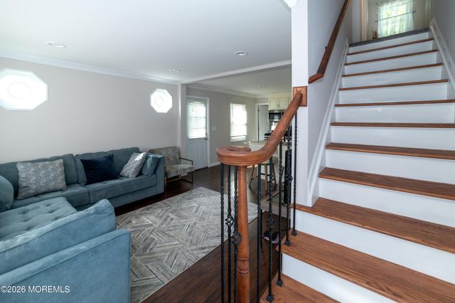 91 Compton Avenue, Hazlet, NJ 07734