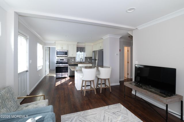 91 Compton Avenue, Hazlet, NJ 07734