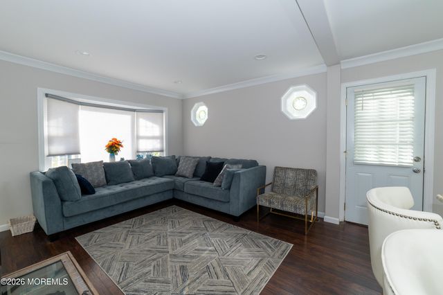 91 Compton Avenue, Hazlet, NJ 07734