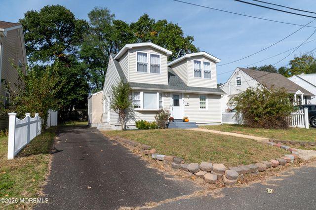 91 Compton Avenue, Hazlet, NJ 07734