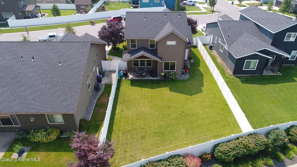 6749 N Gavin LOOP, Coeur d'Alene, ID 83815 photo 3