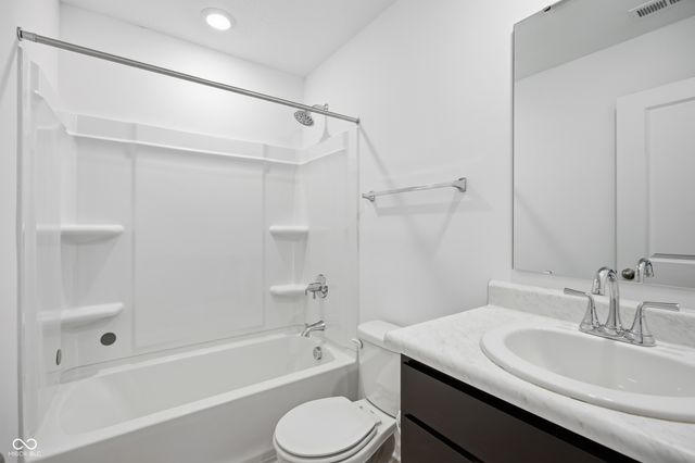 296 Evening Bay Court, Pendleton, IN 46064