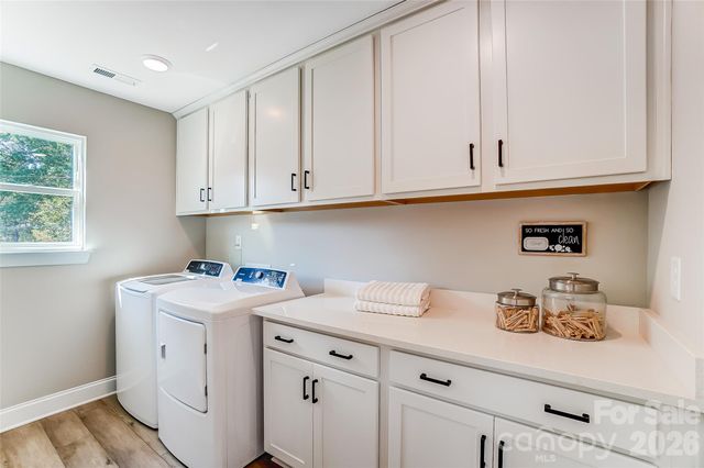 109 Summerhill Drive, Mooresville, NC 28115