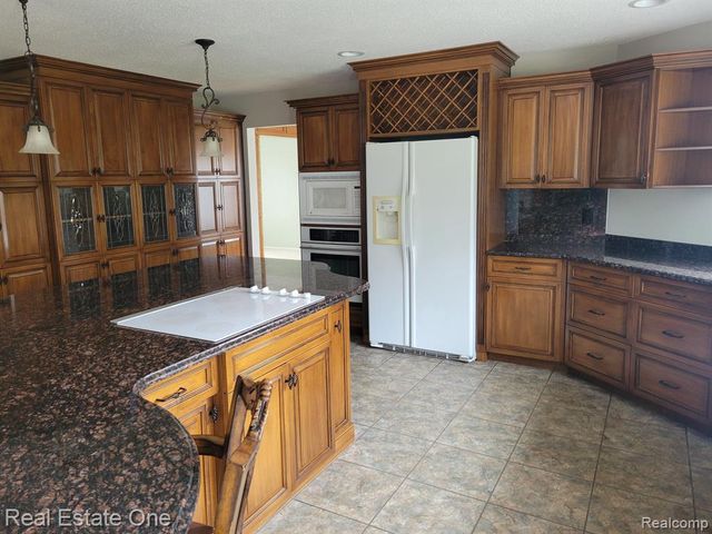 6927 Northpoint Drive, Troy, MI 48085