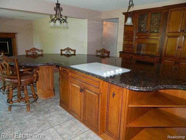 6927 Northpoint Drive, Troy, MI 48085